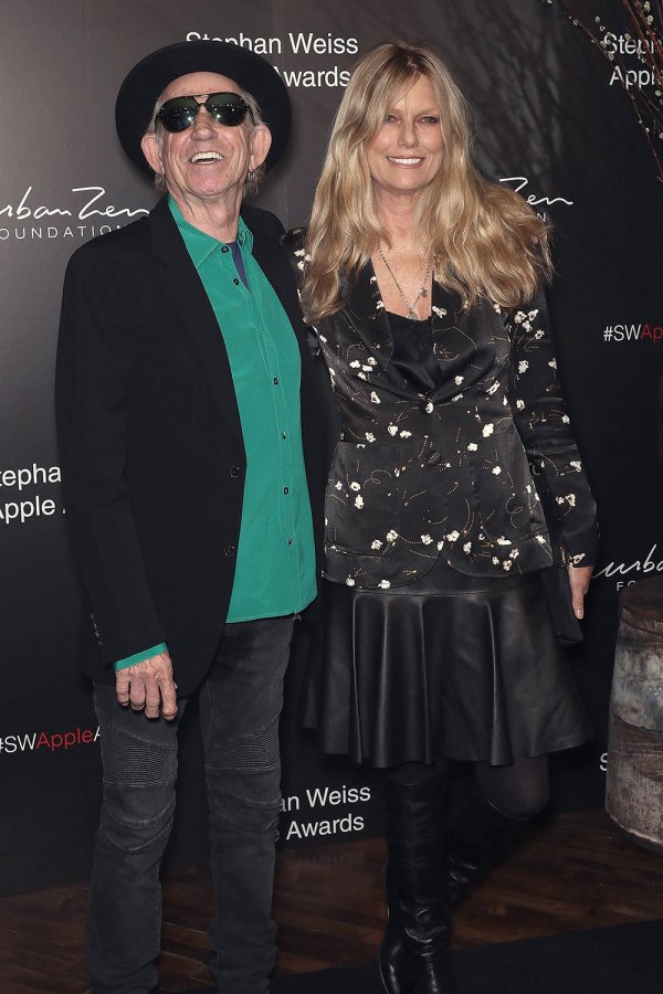 Christie Brinkley attends Stephan Weiss Apple Awards