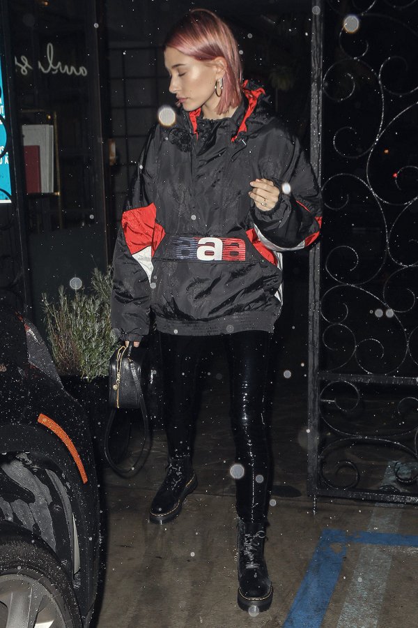 Hailey Baldwin leaving a hair salon