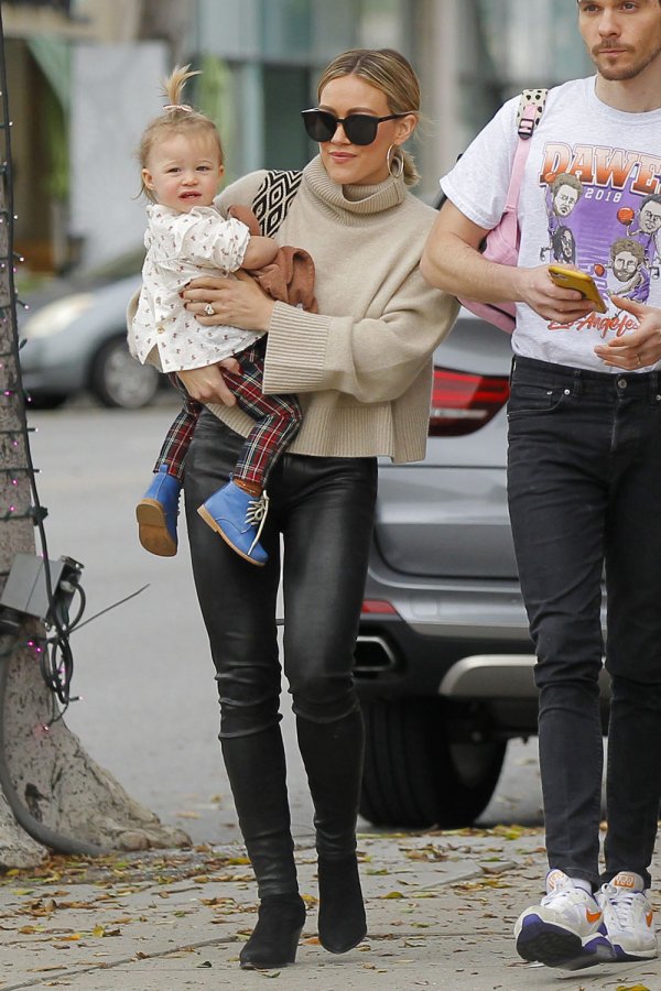 Hilary Duff out for lunch in Beverly Hills