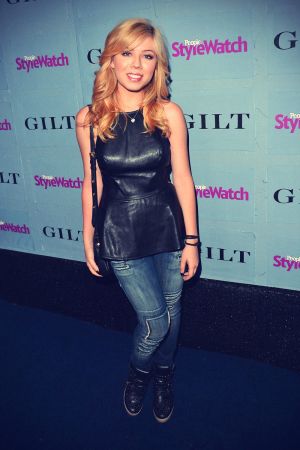 jennette mccurdy boots 2022