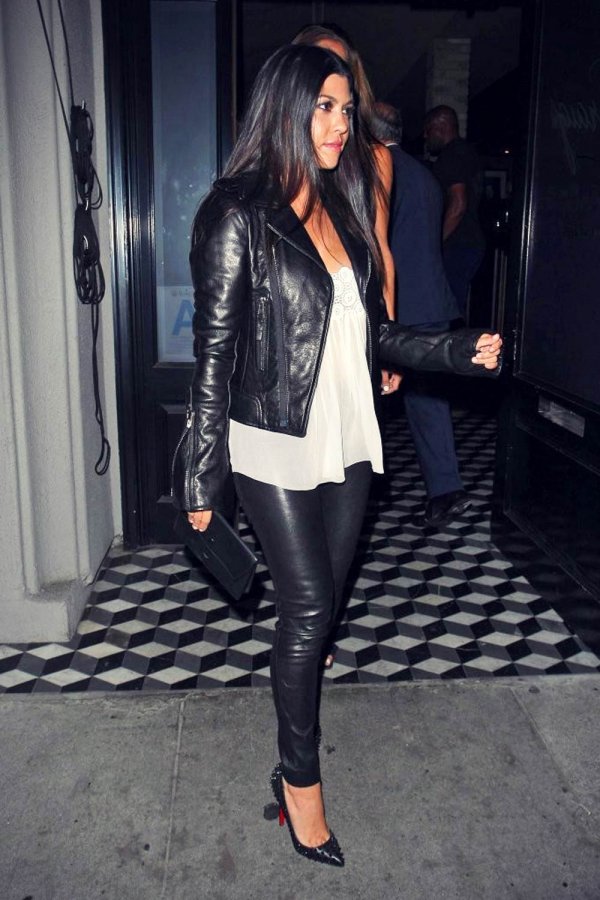 Kourtney Kardashian dine out at Craig’s Restaurant