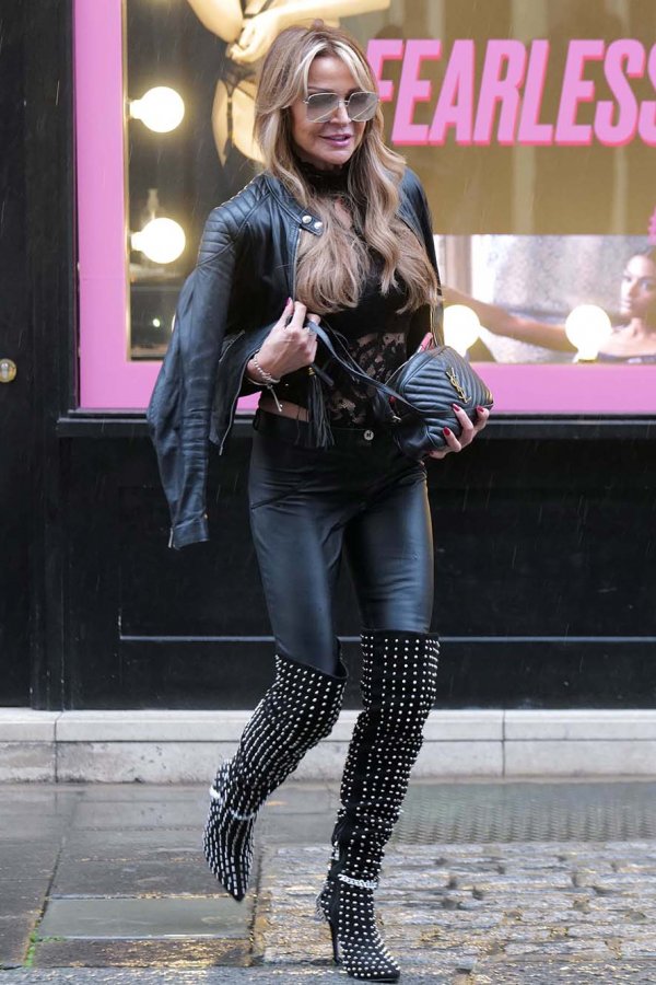 Lizzie Cundy seen at Agent Provocateur in Knightsbridge