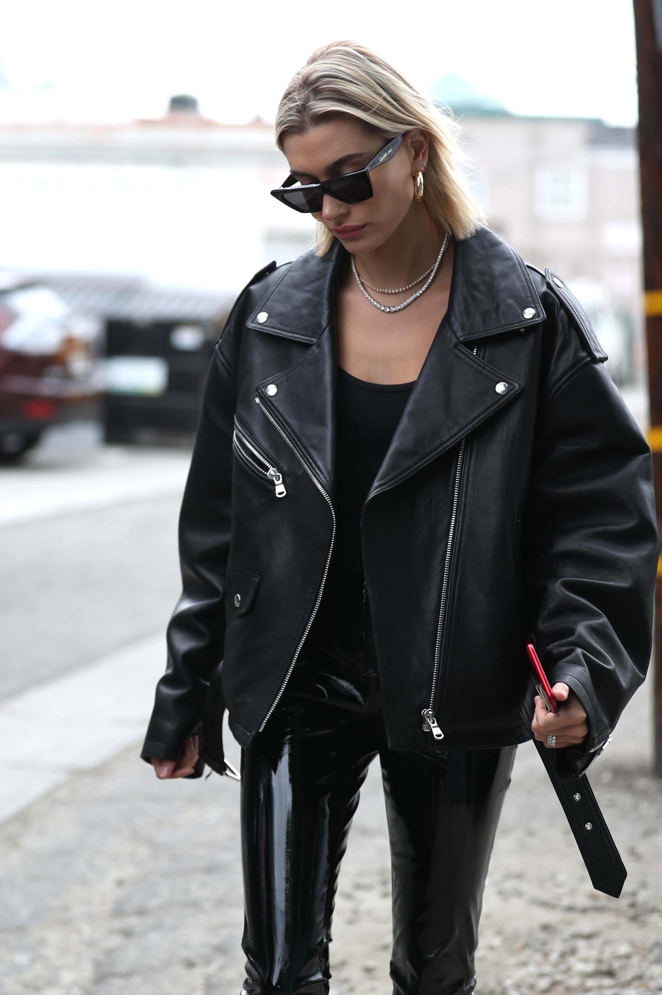 Hailey Baldwin leaving Nine Zero One salon