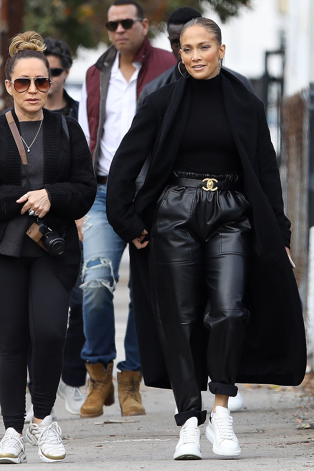 Jennifer Lopez shopping on Sunday morning - Leather Celebrities